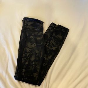 Spanx - Dark Camo Leggings
